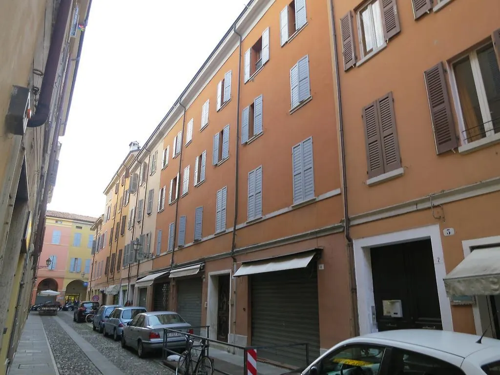 La Scarpa Del Duca Hotel Modena Italy